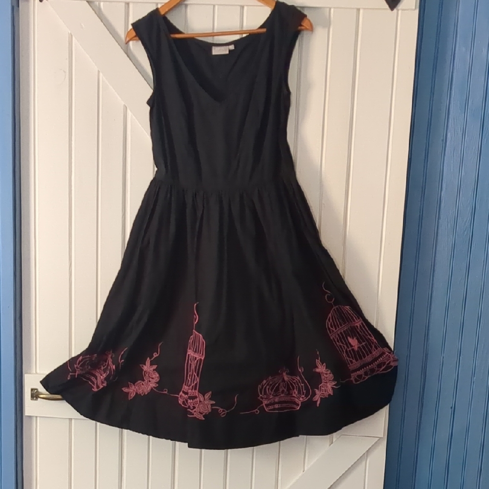 eshakti Black Sleeveless Midi Dress with Pink Birdcage Border